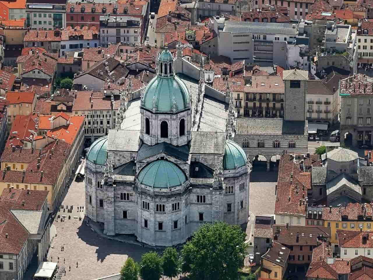 Stunning view of Como Cathedral aka Duomo di Como Italy