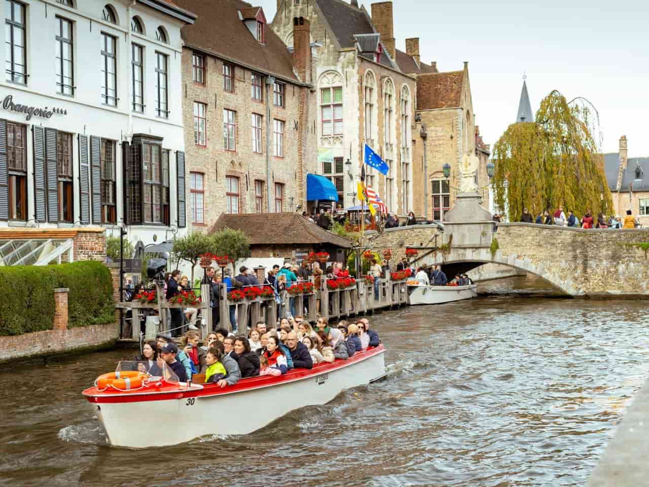 View of the Canal boat tour via Bruges travel guide