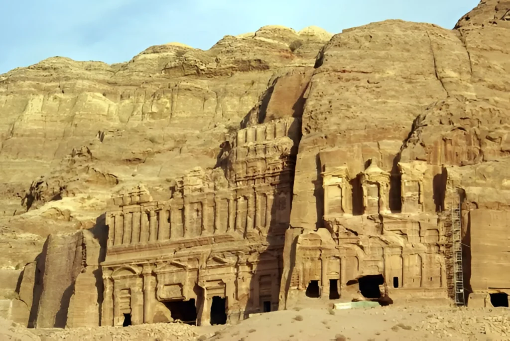 Things to do visiting Petra Jordan1