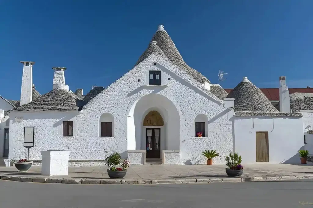 Trullo-Sovrano-is-the-largest-Trullo-in-Alberobello